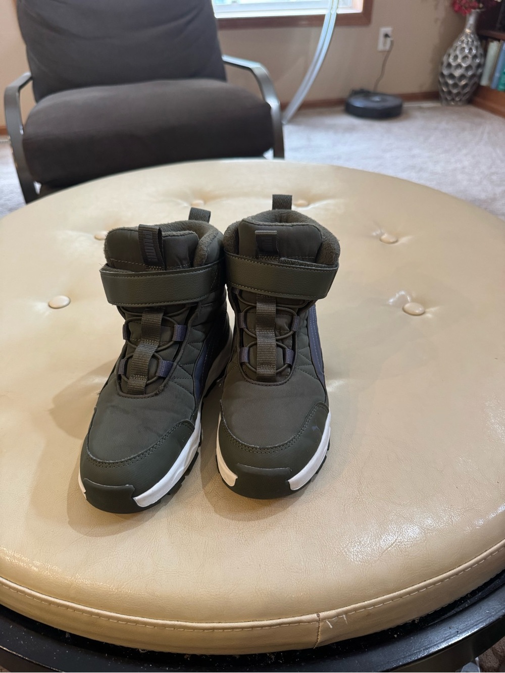 Puma Kids Sz. 2 Boots